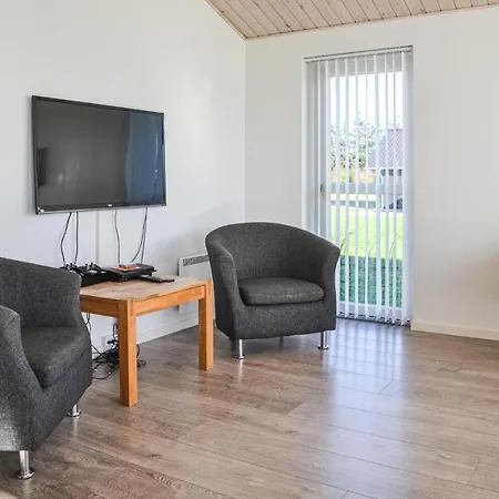 度假居 Five-bedroom Holiday In *