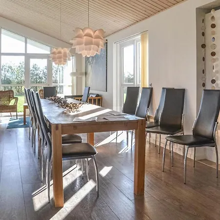 Five-bedroom Holiday In Ansager