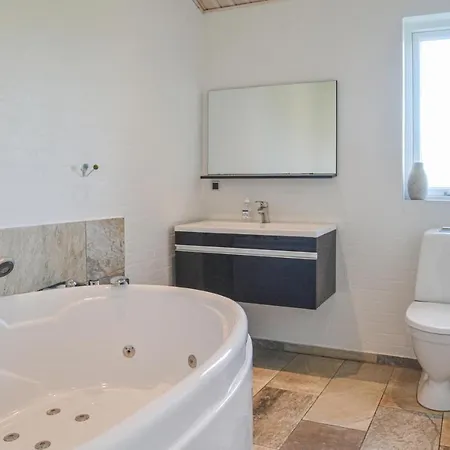 Five-bedroom Holiday In * Ansager